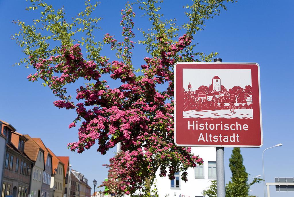 Apartment Yachthafen Waren Exterior photo